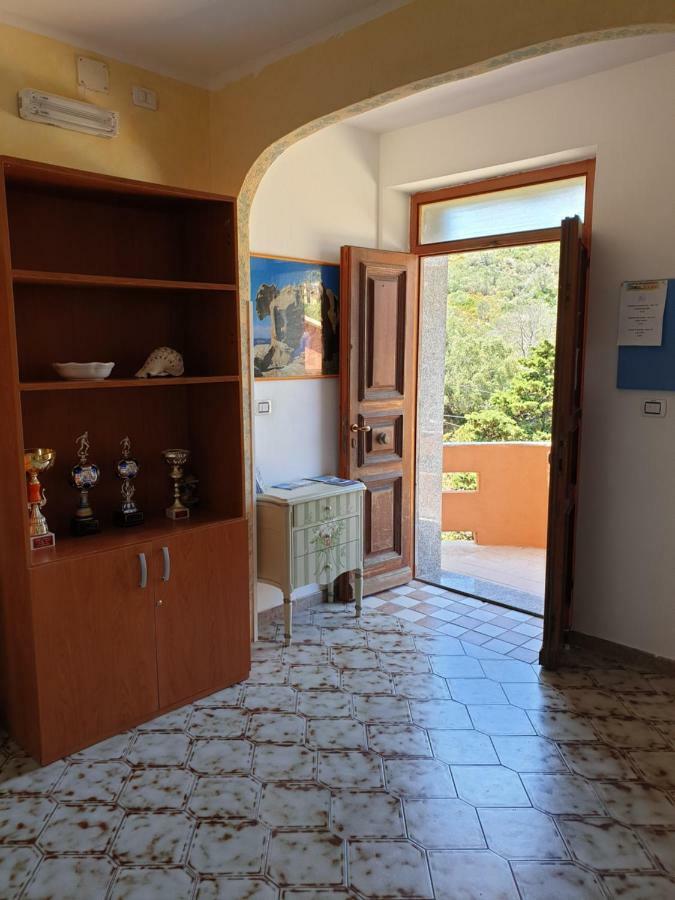 Guest House Tra Rocce E Mare La Maddalena  Dış mekan fotoğraf