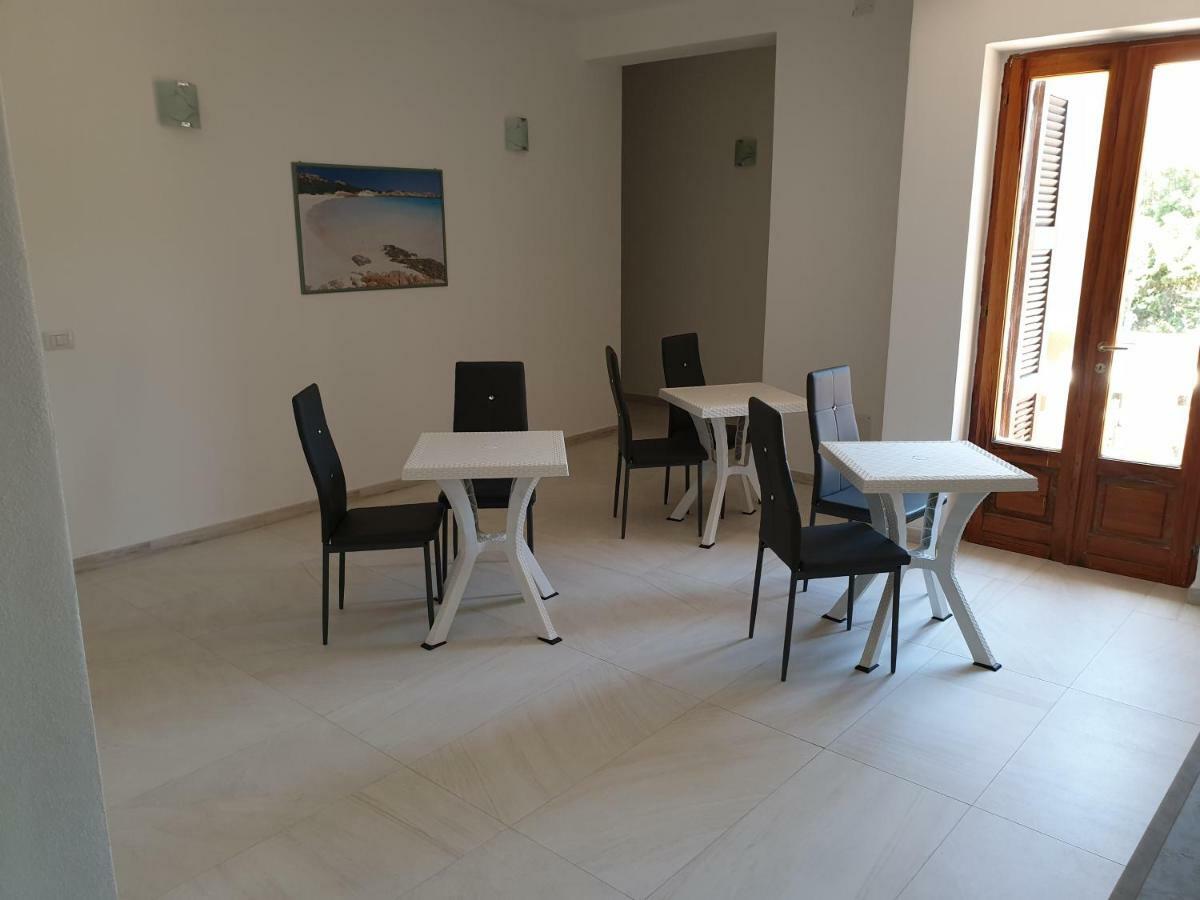 Guest House Tra Rocce E Mare La Maddalena  Dış mekan fotoğraf