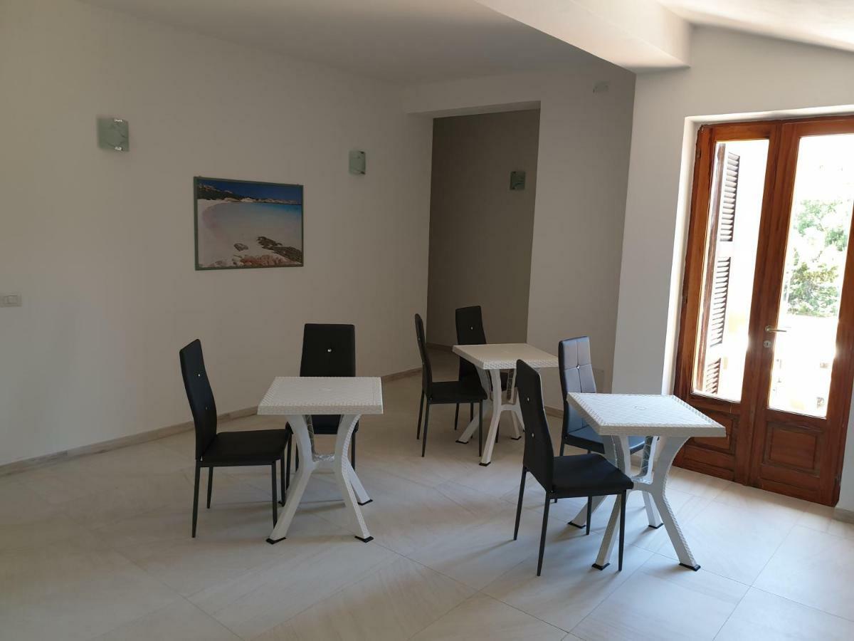 Guest House Tra Rocce E Mare La Maddalena  Dış mekan fotoğraf