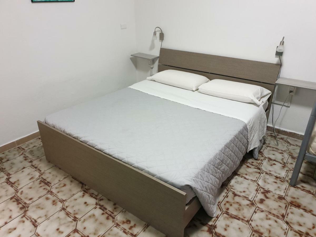 Guest House Tra Rocce E Mare La Maddalena  Dış mekan fotoğraf